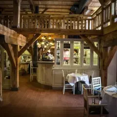 Gdzie zjeść w Gnieźnie? Odkryj najlepsze restauracje i smaki
