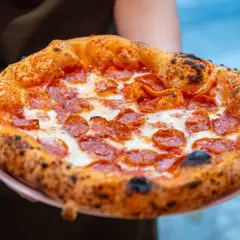 Gdzie zjeść najlepszą pizzę w Pizie? Odkryj lokalne perełki