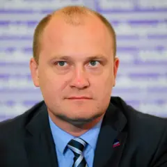 Kto jest prezydentem Szczecina? Odkryj jego osiągnięcia i plany