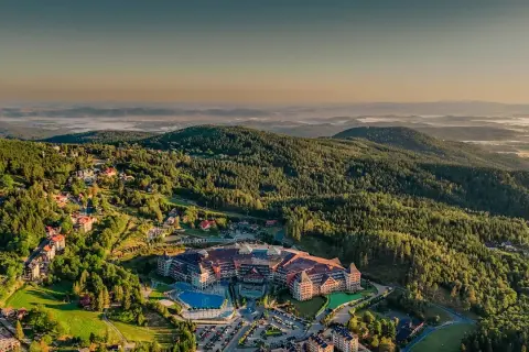 Hotel Gołębiewski Karpacz - Kiedy powstał i jakie miał trudności?
