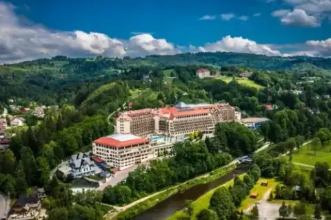 Ile jest pokoi w hotelu Gołębiewskim? Zaskakujące liczby i różnice