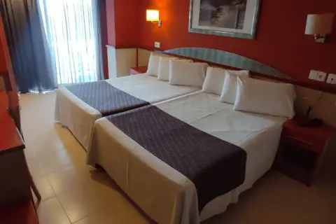 Jak zostawić pokój w hotelu i uniknąć kłopotów przy wymeldowaniu
