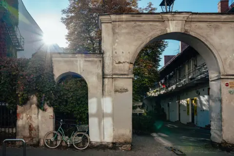 Gdzie zjeść na Kazimierzu w Krakowie? Najlepsze restauracje i smaki