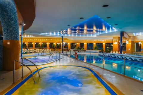 Hotel Gołębiewski Mikołajki - historia powstania i rozwój atrakcji