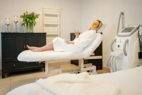 Jak się ubrać do spa w hotelu, by czuć się komfortowo i swobodnie