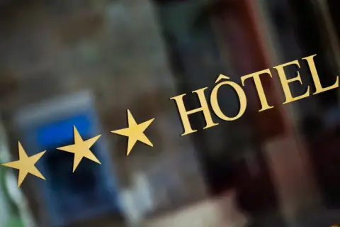 Kto przyznaje gwiazdki hotelom i jak wygląda ten proces?