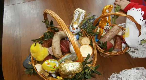 Święcenie pokarmów w jakich krajach: tradycje, które zaskakują
