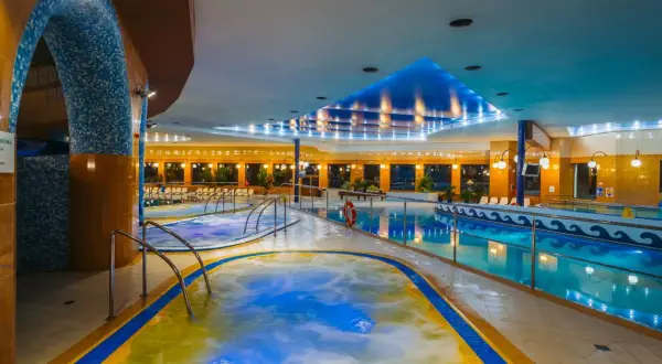 Hotel Gołębiewski Mikołajki - historia powstania i rozwój atrakcji