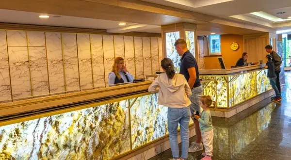 Co oznaczają gwiazdki w hotelu i jak nie dać się oszukać?