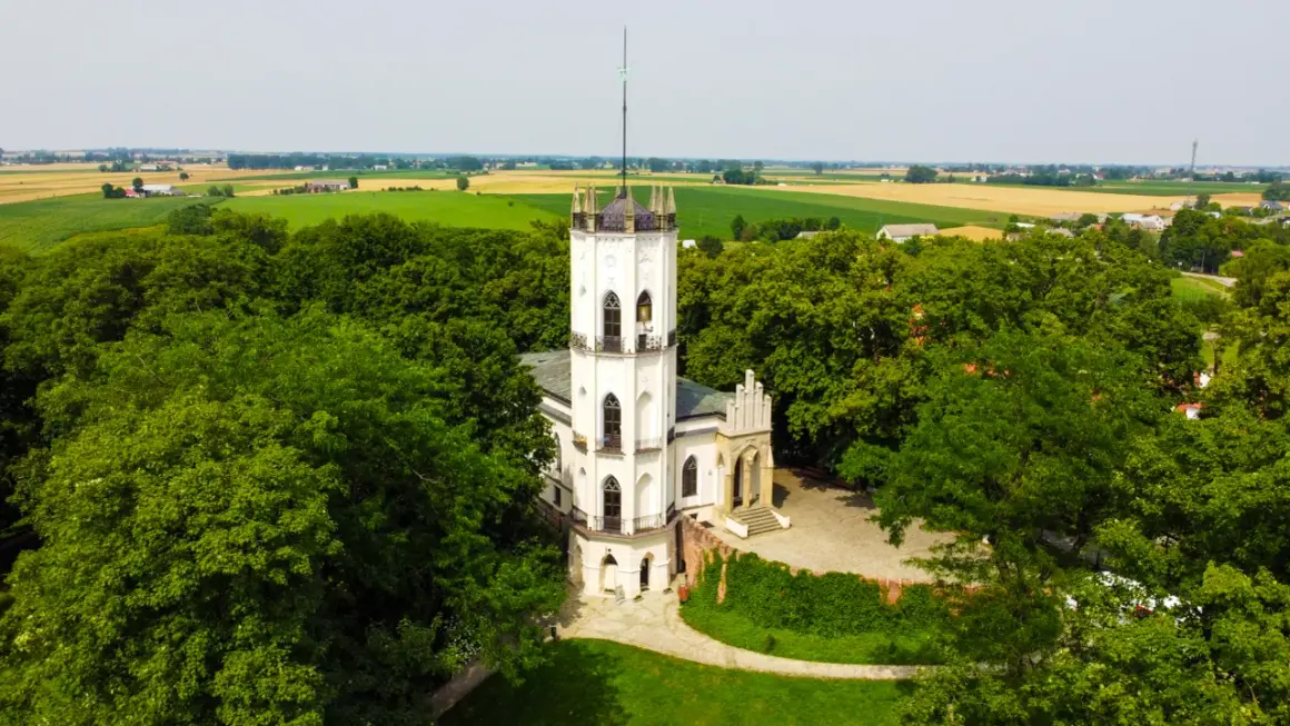 Opinogóra atrakcje: Odkryj najpiękniejsze miejsca i wydarzenia