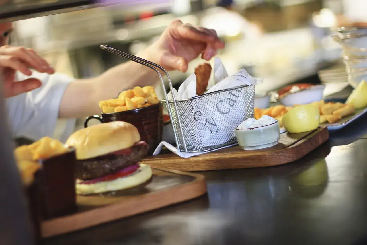 Zdjęcie Srebrna Góra gdzie zjeść - najlepsze restauracje i smaki w regionie