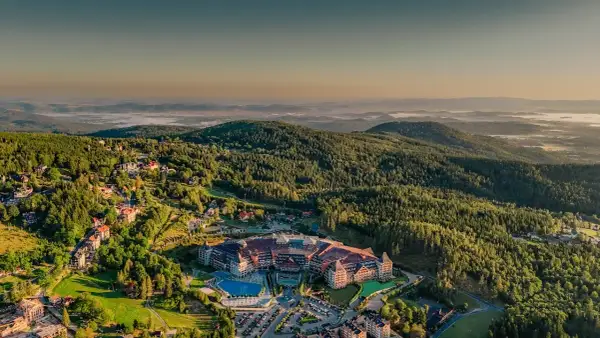 Hotel Gołębiewski Karpacz - Kiedy powstał i jakie miał trudności?