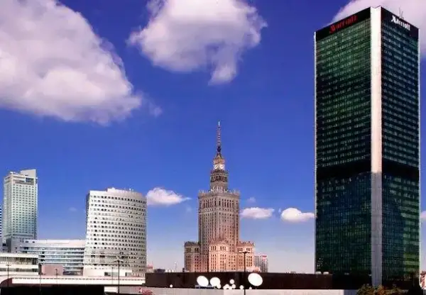Ile pięter ma hotel Marriott w Warszawie? Zaskakujące fakty i widoki