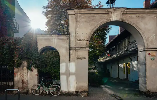Gdzie zjeść na Kazimierzu w Krakowie? Najlepsze restauracje i smaki