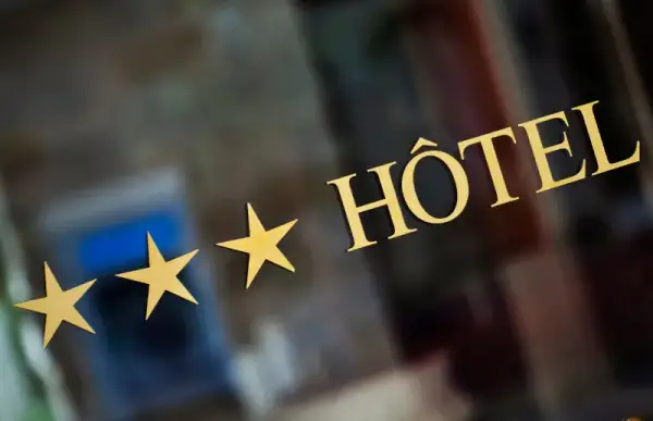 Kto przyznaje gwiazdki hotelom i jak wygląda ten proces?